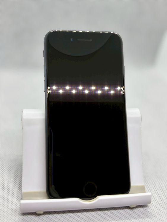 ��SIM�ե꡼ iPhoneSE ��3���� 64GB �ߥåɥʥ��� �Хåƥ꡼81%