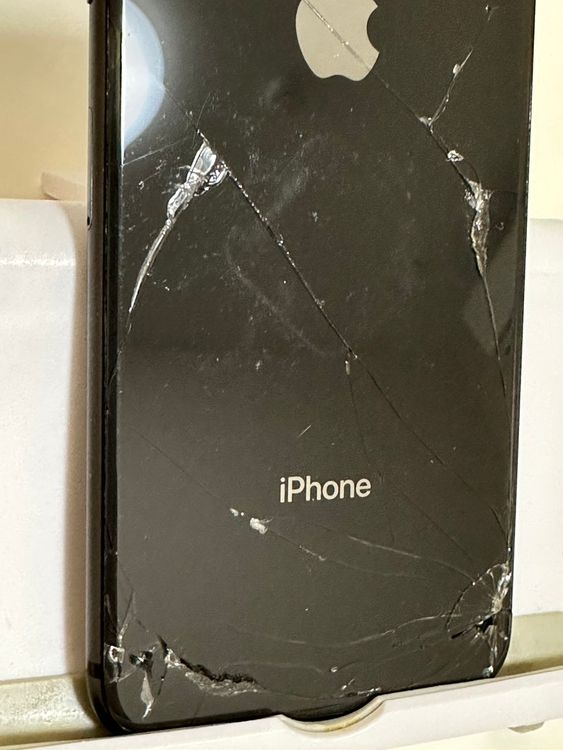 ���Хåƥ꡼83% SIM�ե꡼ iPhone8 64GB ���ڡ������쥤