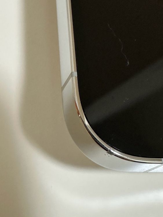 ���Хåƥ꡼83% SIM�ե꡼ iPhone13ProMax 128GB ����С�
