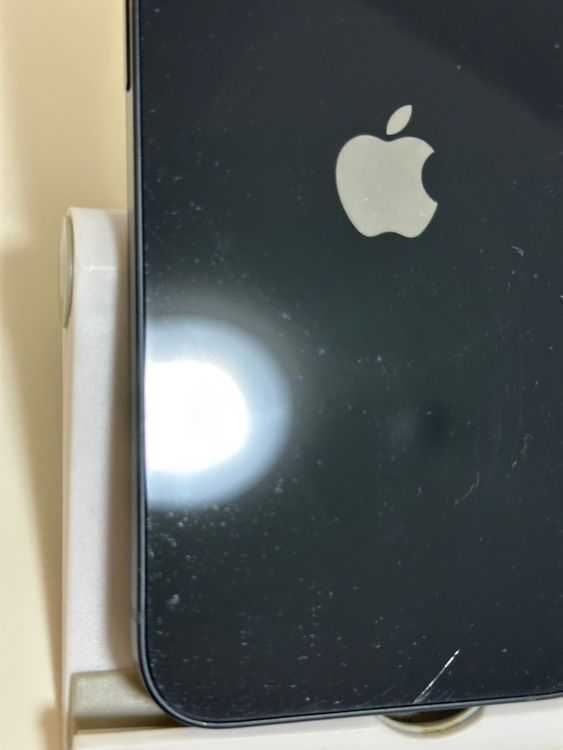 ���Хåƥ꡼84% SIM�ե꡼ iPhone13 128GB �ߥåɥʥ���