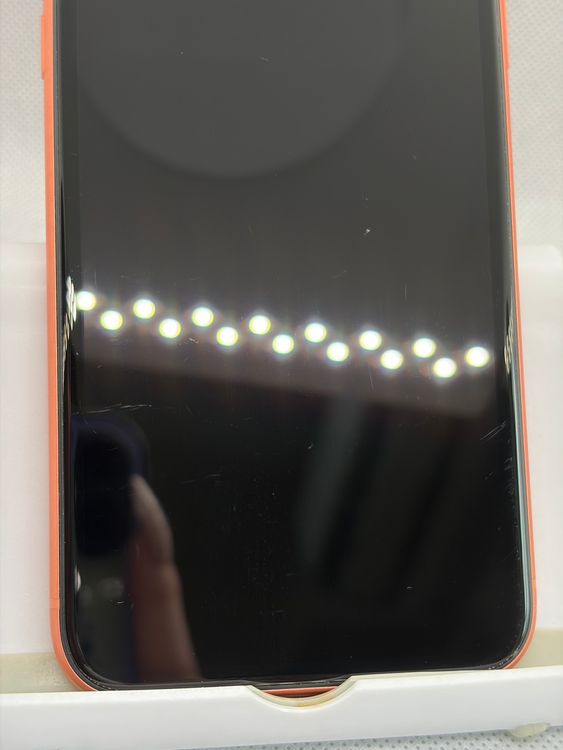 ���Хåƥ꡼84% SIM�ե꡼ iPhoneXR 64GB �������