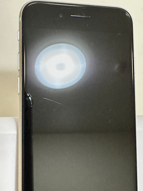���Хåƥ꡼86% SIM�ե꡼ iPhoneSE ��3���� 64GB �������饤��
