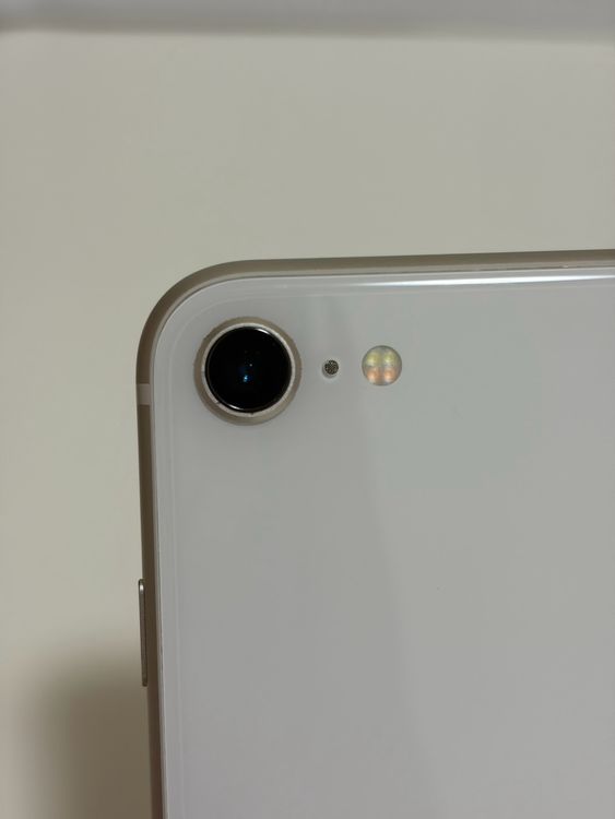 ��SIM�ե꡼ iPhoneSE ��3���� 64GB �������饤��