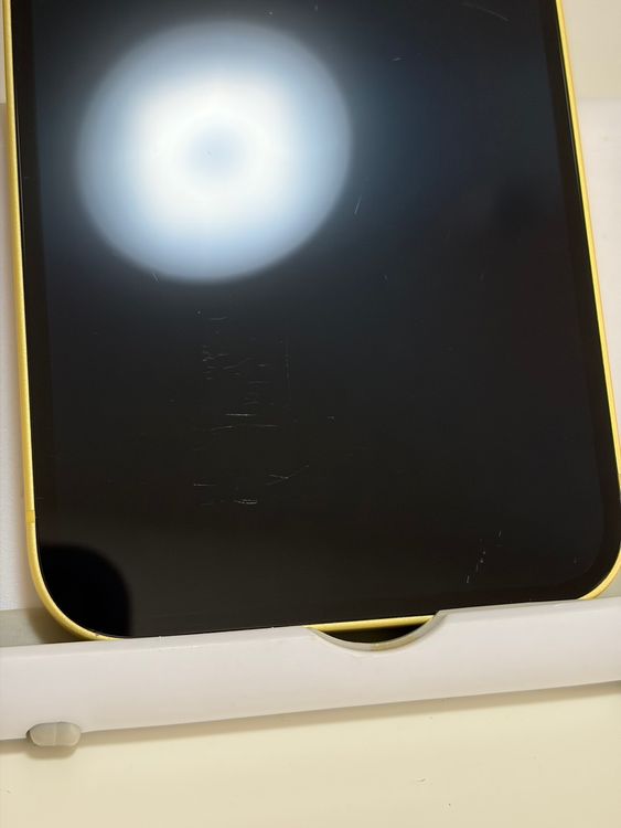 ���Хåƥ꡼82% SIM�ե꡼ iPhone14 128GB ��������