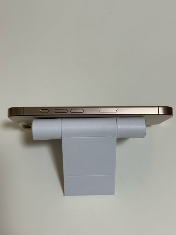 ���Хåƥ꡼92% SIM�ե꡼ iPhone16Pro 128GB �ǥ����ȥ����˥���