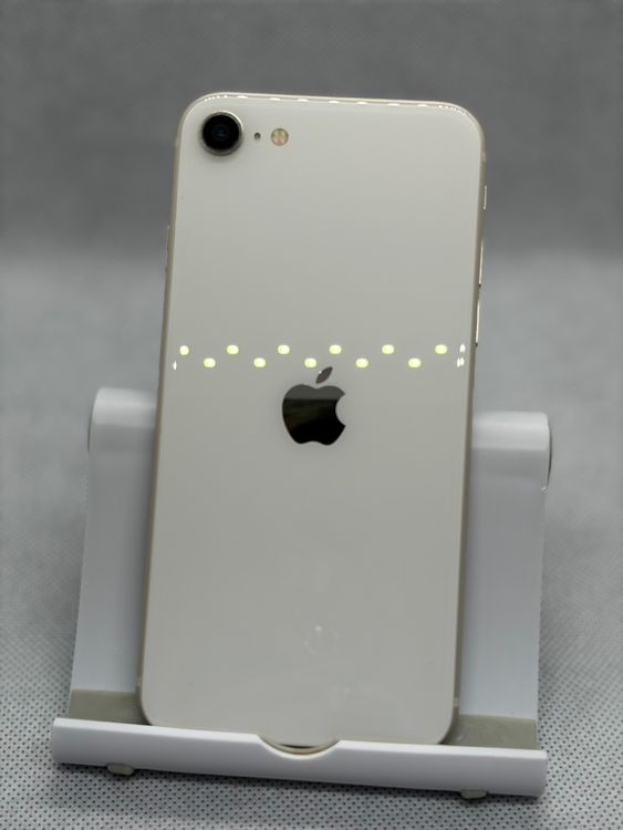 ��SIM�ե꡼ iPhoneSE ��3���� 64GB �������饤�� �Хåƥ꡼81%