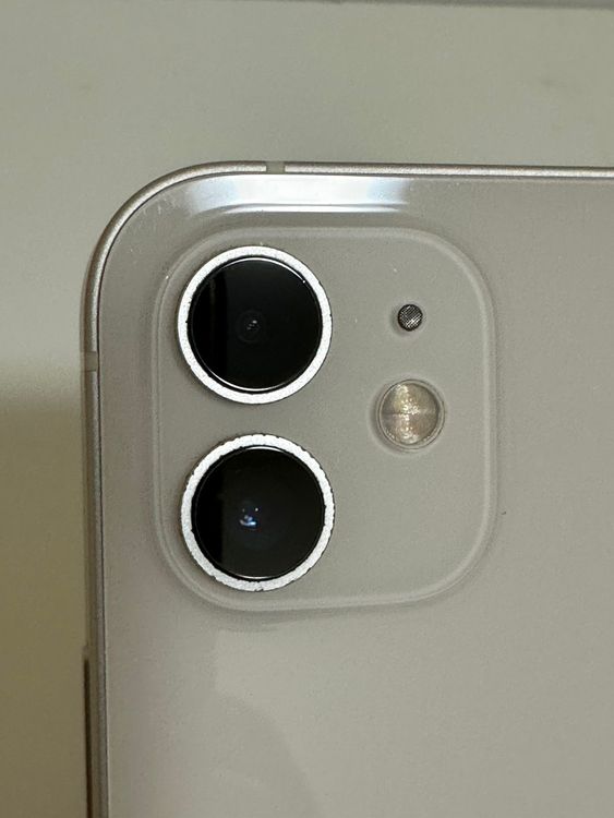 ��SIM�ե꡼ iPhone12 64GB �ۥ磻��