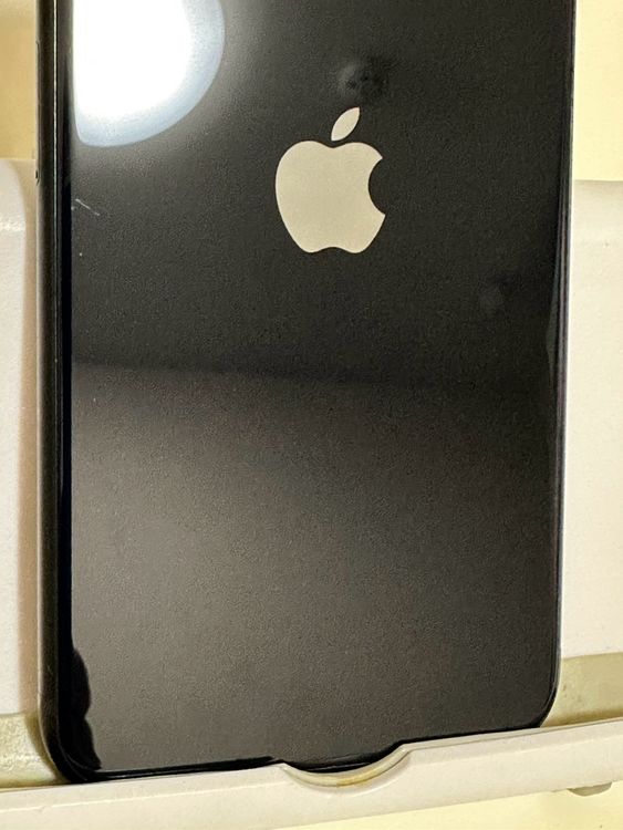 ���Хåƥ꡼100% Ķ���� SIM�ե꡼ iPhoneSE ��3���� 64GB �ߥåɥʥ���