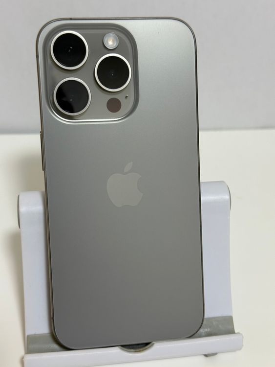 ���Хåƥ꡼84% SIM�ե꡼ iPhone15Pro 256GB �ʥ���������˥���