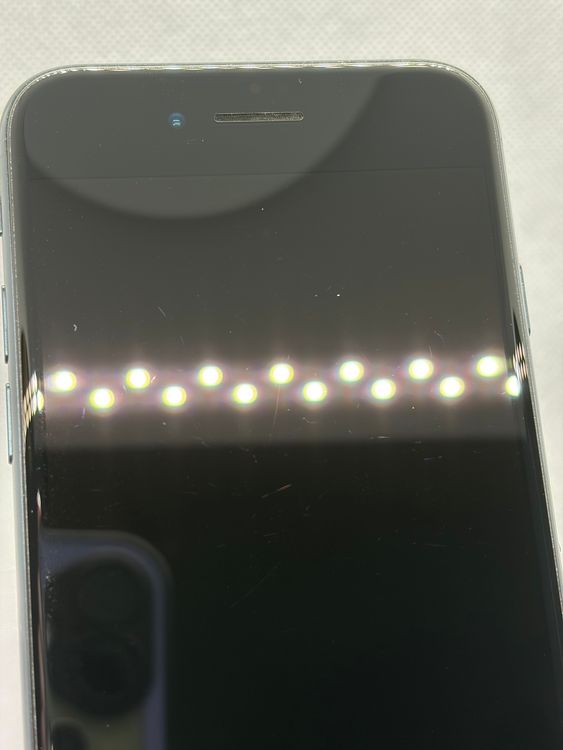 ��SIM�ե꡼ iPhoneSE ��3���� 128GB �ߥåɥʥ��� �Хåƥ꡼81%