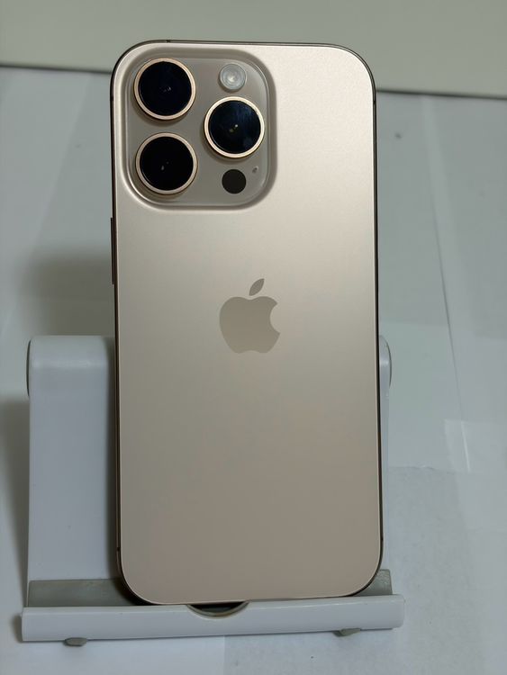 ���Хåƥ꡼87% SIM�ե꡼ iPhone16Pro 256GB �ǥ����ȥ����˥���