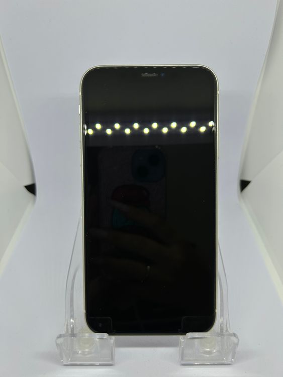 ��SIM�ե꡼ iPhone11  64GB �ۥ磻��