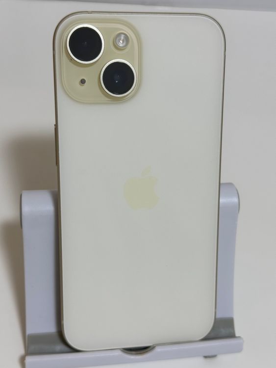 ���Хåƥ꡼85% SIM�ե꡼ iPhone15 128GB ��������