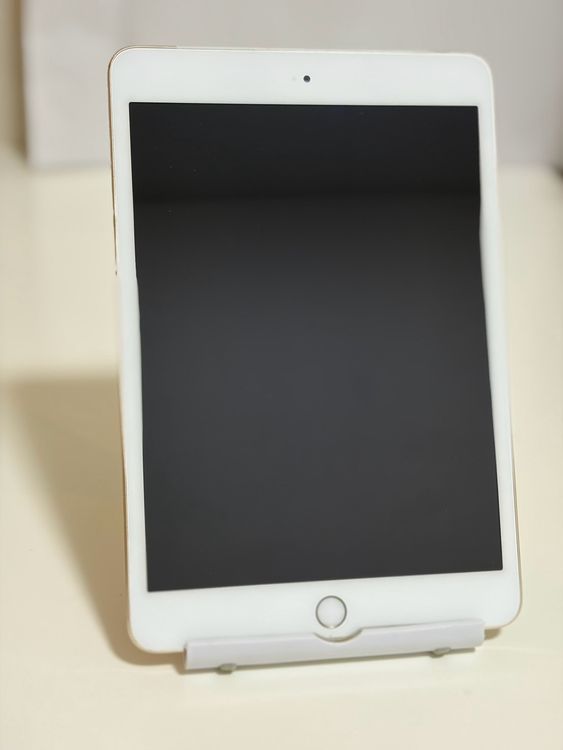 ��iPad mini ��3���� 16GB ������� docomo