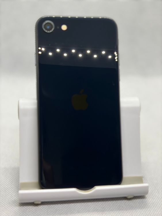 ���Хåƥ꡼89% SIM�ե꡼ iPhoneSE ��3���� 128GB �ߥåɥʥ���