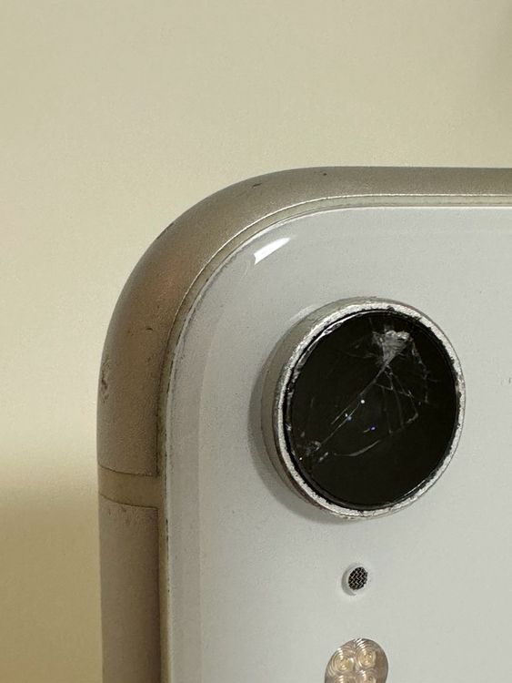 ������� �Хåƥ꡼92% SIM�ե꡼ iPhoneXR 64GB �ۥ磻��