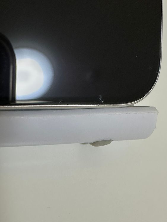 ���Хåƥ꡼88% SIM�ե꡼ iPhone15Pro 256GB �ۥ磻�ȥ����˥���