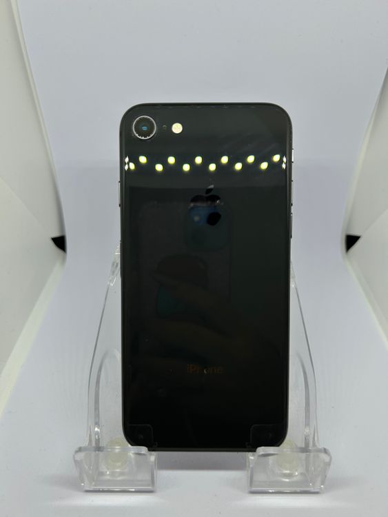 ��SIM�ե꡼ iPhone8  64GB ���졼 �Хåƥ꡼80%