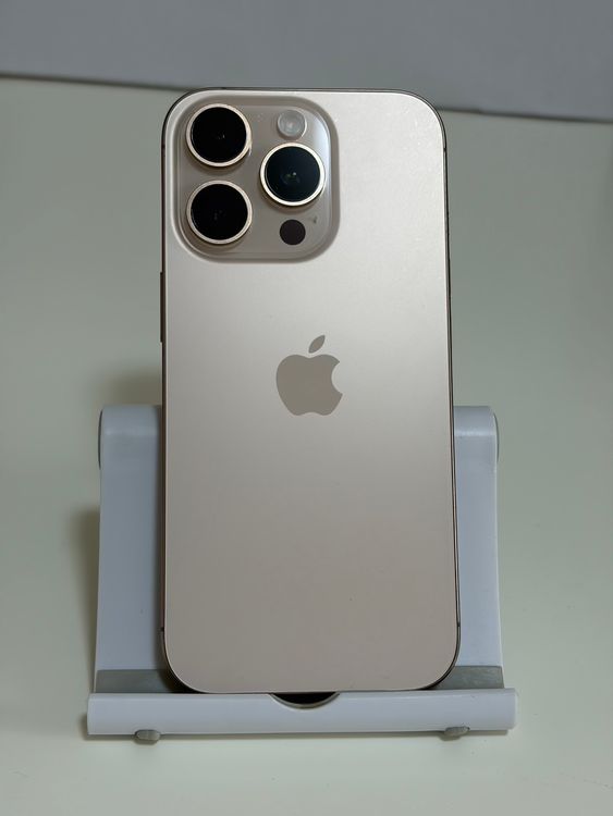���Хåƥ꡼90% SIM�ե꡼ iPhone16Pro 256GB �ǥ����ȥ����˥���