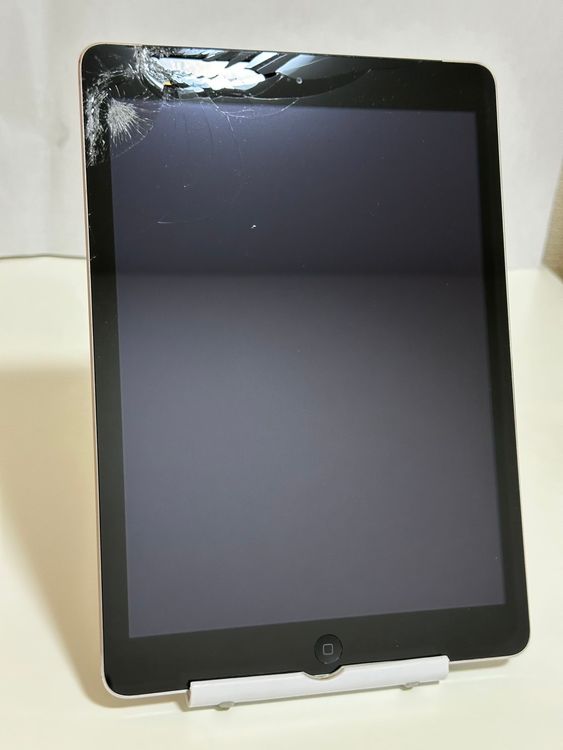 ��iPad Air ��1���� 32GB ���ڡ������쥤 SoftBank
