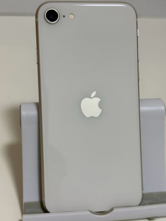 ���Хåƥ꡼85% SIM�ե꡼ iPhoneSE ��3���� 64GB �������饤��