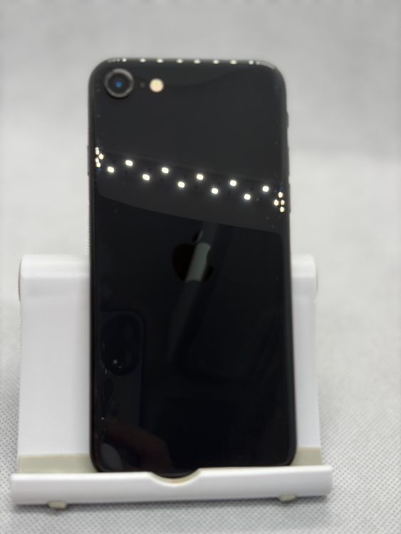 ���Хåƥ꡼84% SIM�ե꡼ iPhoneSE ��2���� 128GB �֥�å�