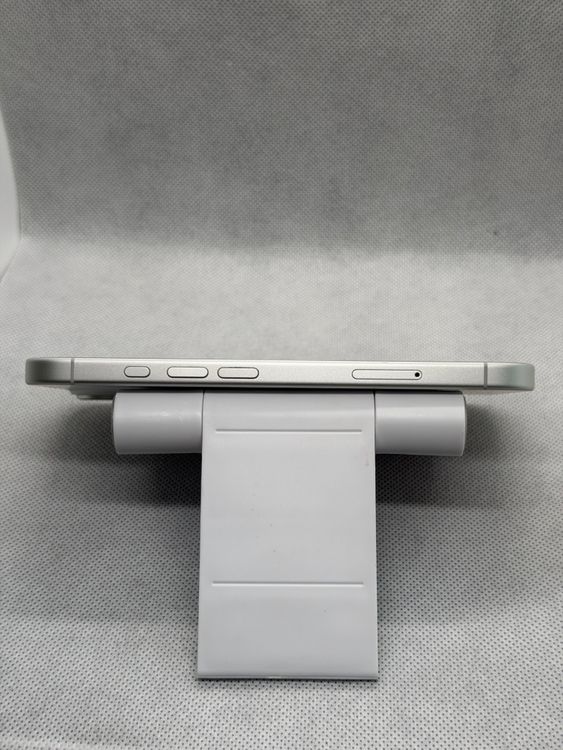 ���Хåƥ꡼100% ����Ʊ�� SIM�ե꡼ iPhone16 128GB �ۥ磻��