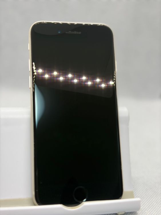 ���Хåƥ꡼86% Ķ���� SIM�ե꡼ iPhoneSE ��3���� 64GB �������饤��