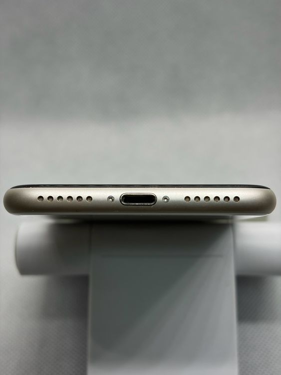������Ʊ�� SIM�ե꡼ iPhoneSE ��3���� 64GB �������饤��