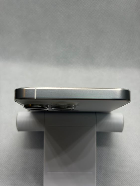 ������̤���� SIM�ե꡼ iPhone16ProMax 512GB �ۥ磻�ȥ����˥���