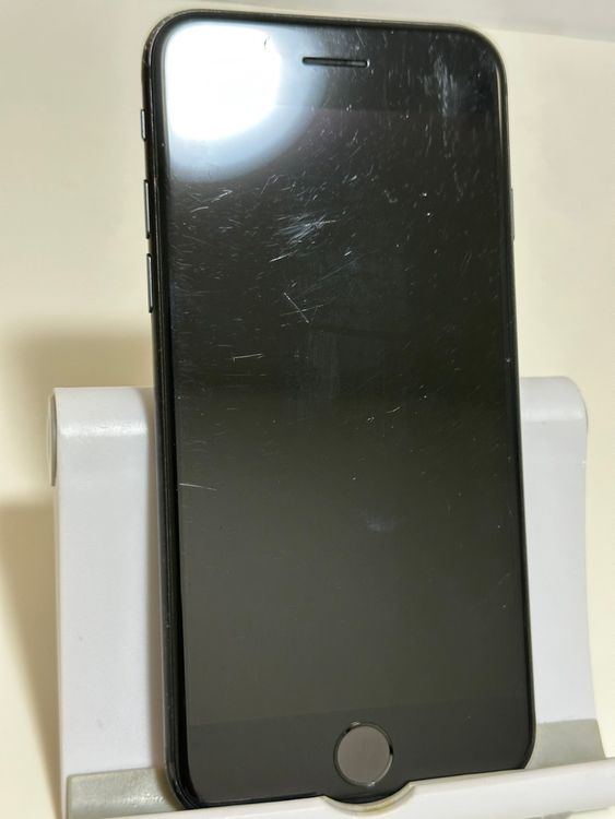 ���Хåƥ꡼83% SIM�ե꡼ iPhoneSE ��2���� 64GB �֥�å�