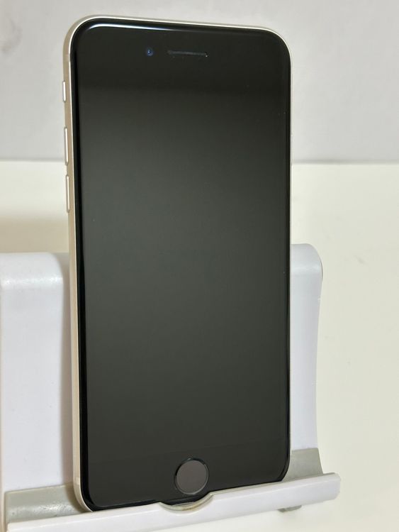 ���Хåƥ꡼85% SIM�ե꡼ iPhoneSE ��3���� 128GB �������饤��