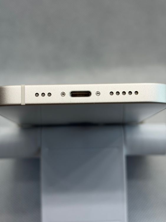 ���Хåƥ꡼85% Ķ���� SIM�ե꡼ iPhone14 128GB �������饤��