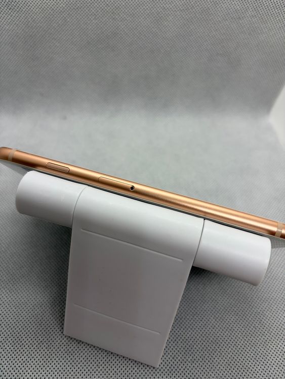 ���ϥԥͥ��ͥå� SIM�ե꡼ iPhone8 64GB ������� �Хåƥ꡼88%