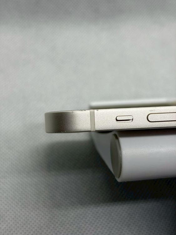 ���Хåƥ꡼85% SIM�ե꡼ iPhone12 64GB �ۥ磻��