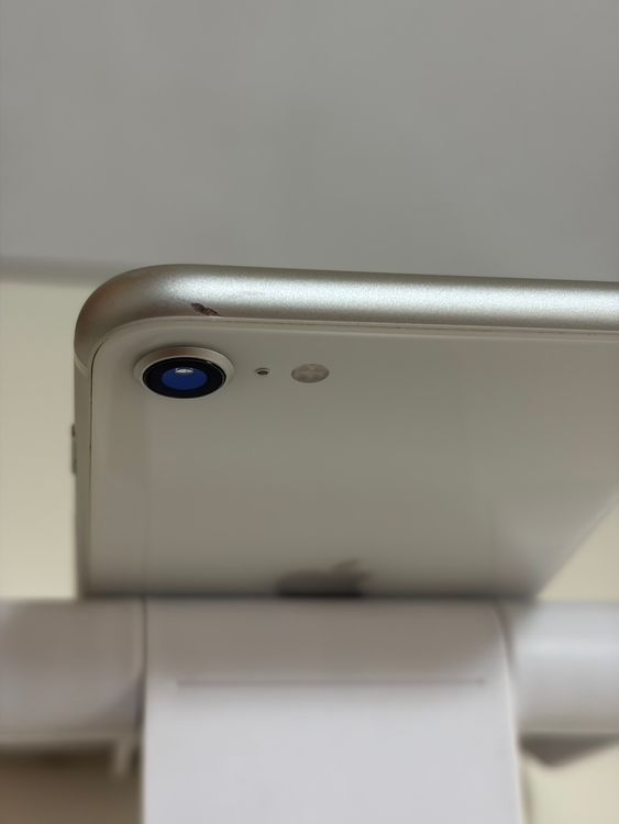 ��SIM�ե꡼ iPhoneSE ��2���� 64GB �ۥ磻��