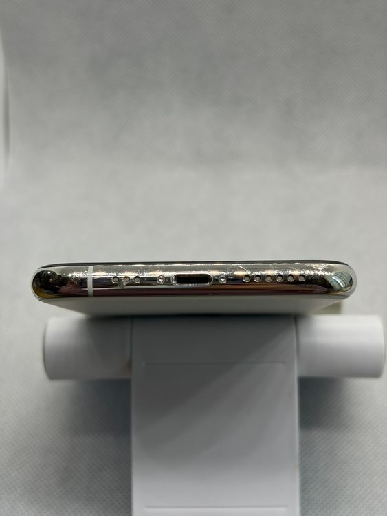 ���Хåƥ꡼86% SIM�ե꡼ iPhone11Pro 256GB ����С�