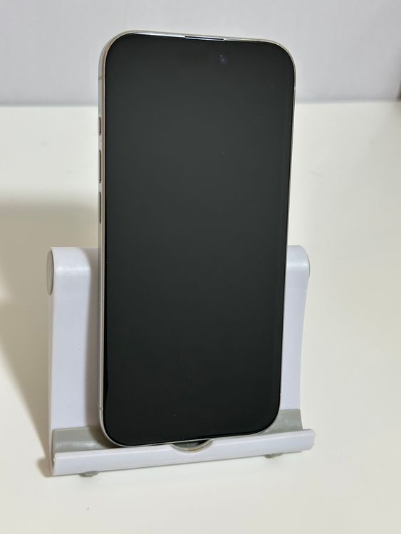 ���Хåƥ꡼83% SIM�ե꡼ iPhone15Pro 128GB �ʥ���������˥���