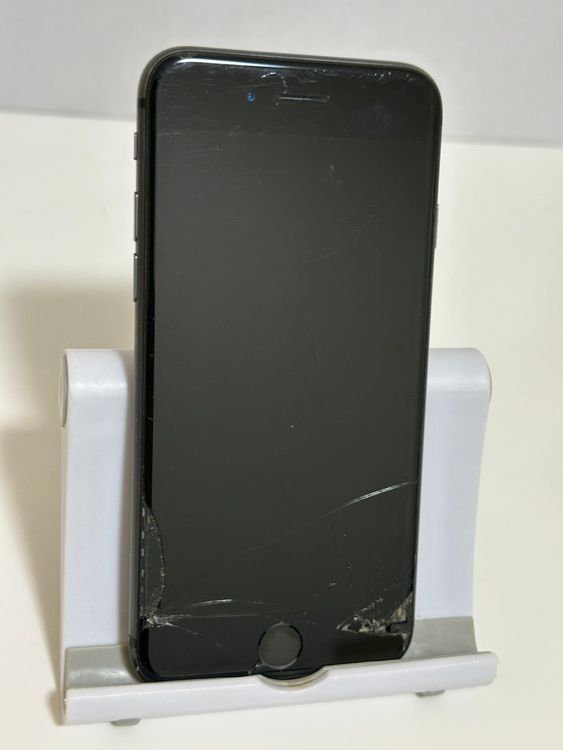 ���Хåƥ꡼83% SIM�ե꡼ iPhone8 64GB ���ڡ������쥤