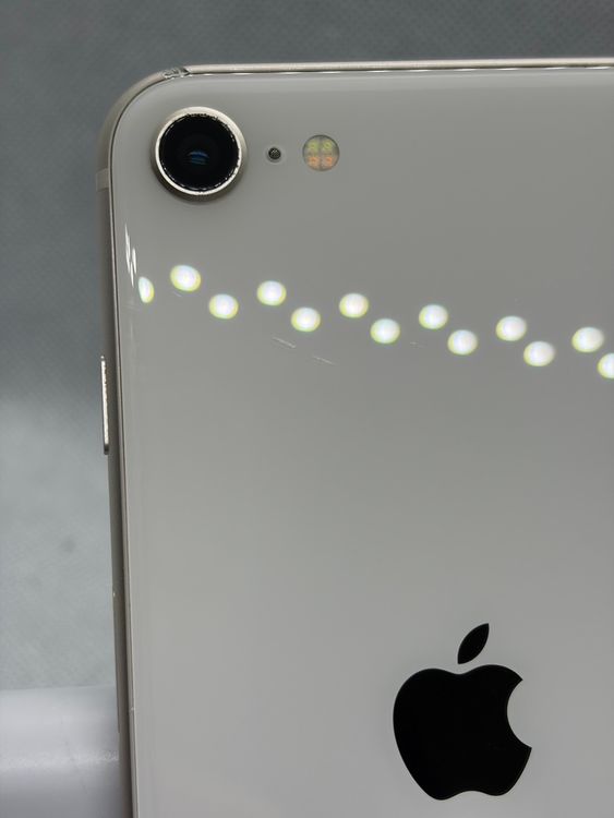 ���Хåƥ꡼85% SIM�ե꡼ iPhoneSE ��3���� 64GB �������饤��