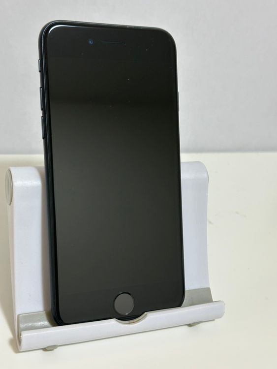 ������ �Хåƥ꡼100% SIM�ե꡼ iPhoneSE ��3���� 64GB �ߥåɥʥ���