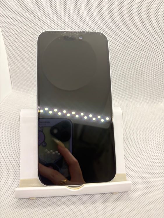 ���Хåƥ꡼88% SIM�ե꡼ iPhone15 256GB �֥롼