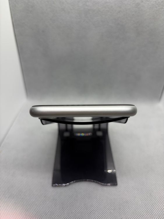 ���ϥԥͥ��ͥå� SIM�ե꡼ iPhoneSE ��2���� 64GB �ۥ磻�� �Хåƥ꡼88%