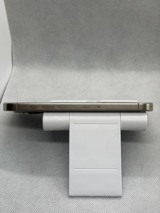 ��Ķ���� SIM�ե꡼ iPhone15Pro 512GB �ʥ���������˥���