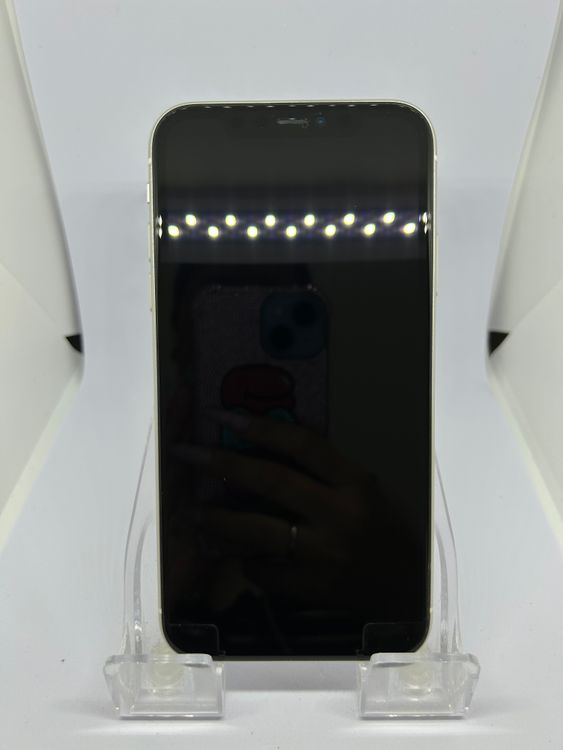 ��SIM�ե꡼ iPhone11  64GB �ۥ磻��