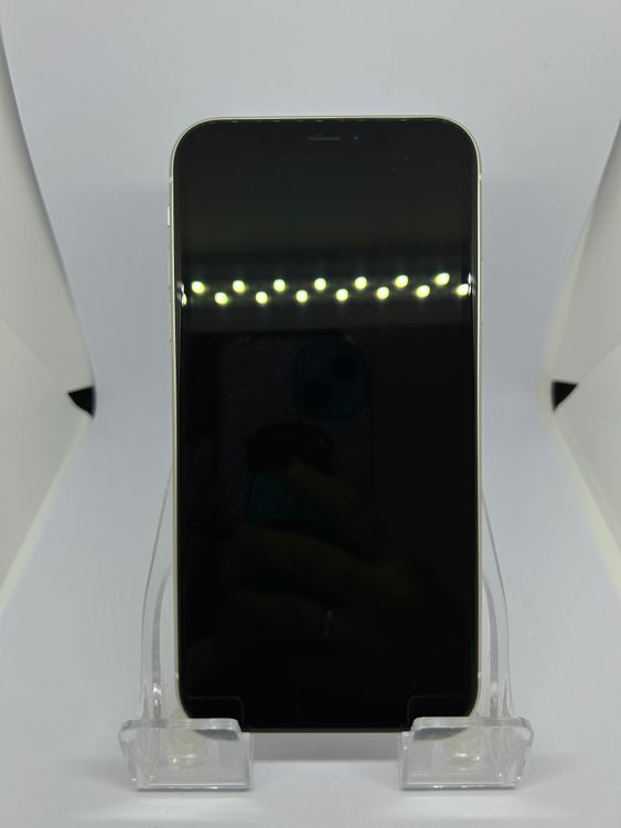 ��SIM�ե꡼ iPhone11  64GB �ۥ磻�� �Хåƥ꡼77%