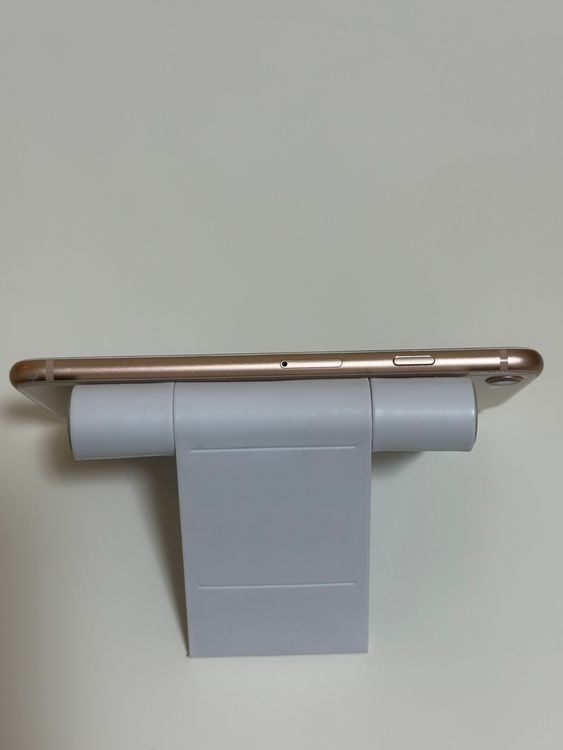 ��SIM�ե꡼ iPhone8 64GB �������