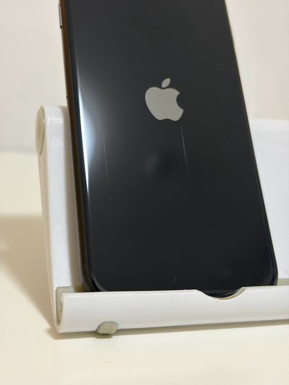���Хåƥ꡼100% SIM�ե꡼ iPhoneSE ��3���� 256GB �ߥåɥʥ���