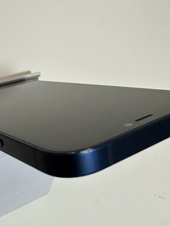 ���Хåƥ꡼88% SIM�ե꡼ iPhone12 64GB �֥롼