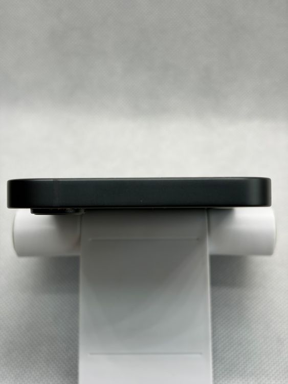 ���Хåƥ꡼100% ����Ʊ�� SIM�ե꡼ iPhone16e 128GB �֥�å�